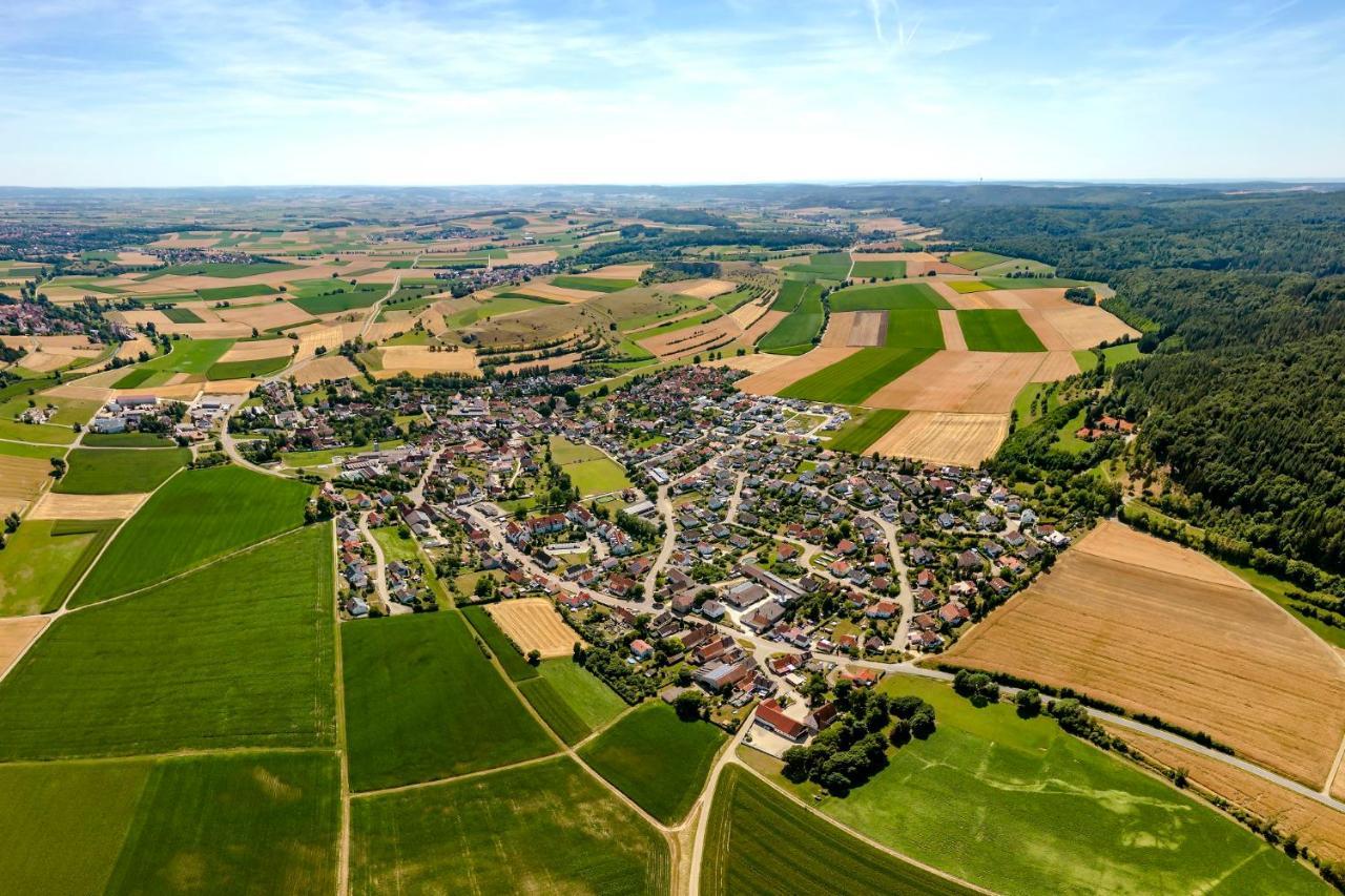 Landgasthof Adler Hotel Utzmemmingen Екстериор снимка