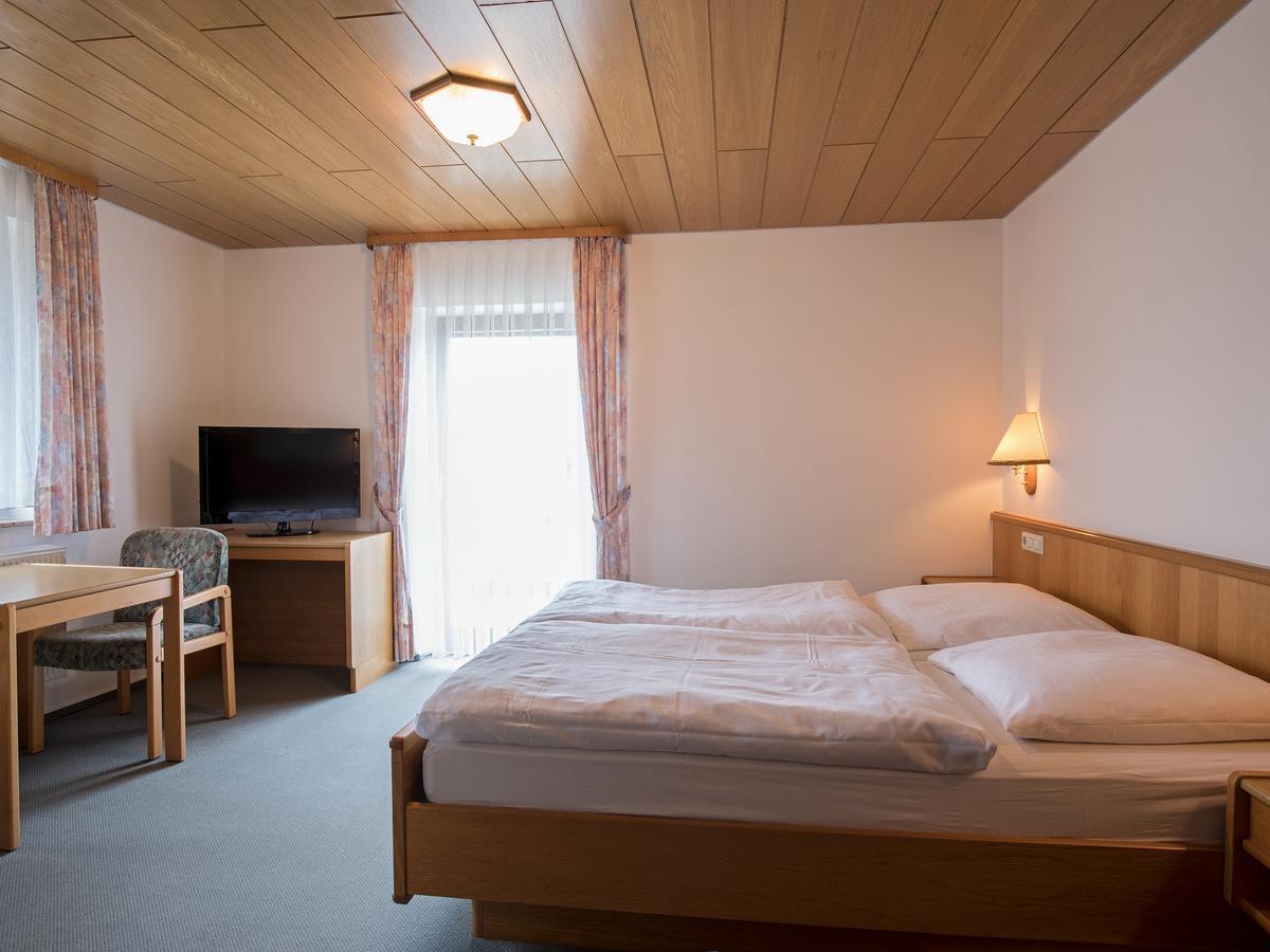 Landgasthof Adler Utzmemmingen Екстериор снимка