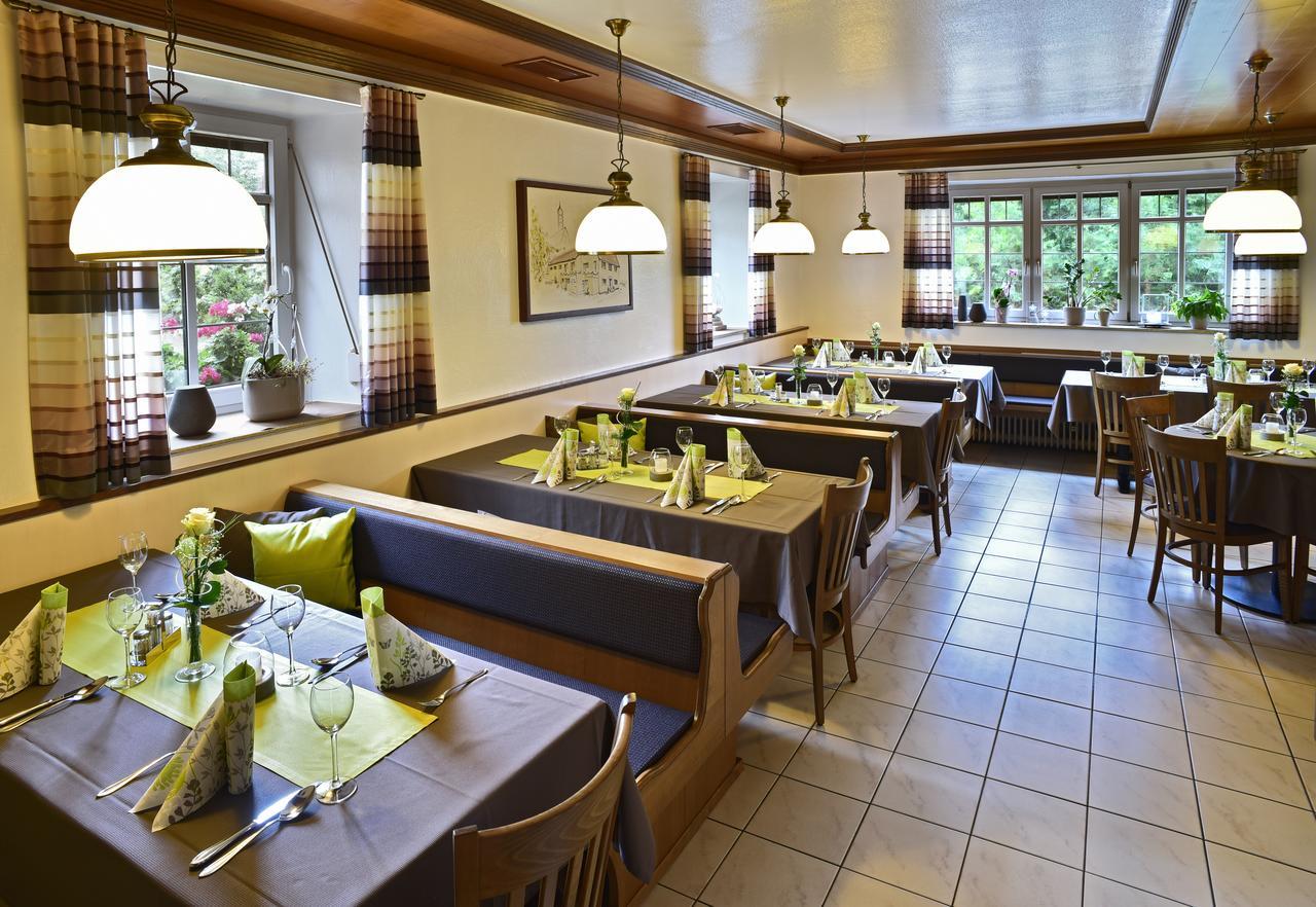 Landgasthof Adler Hotel Utzmemmingen Екстериор снимка